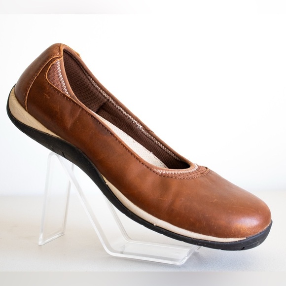 L.L. Bean Brown Leather Casual Wear Slip-on Comfort Flats Women’s Shoes Size 9M - Picture 1 of 7